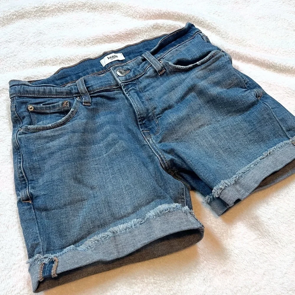 Kensie Cuffed Bermuda Stretch Medium Wash High Rise Denim Jean Shorts Sz 6/28